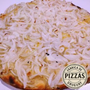 Pizza rellena – fábrica de pizzas – elaborada en horno a leña (Uruguay)