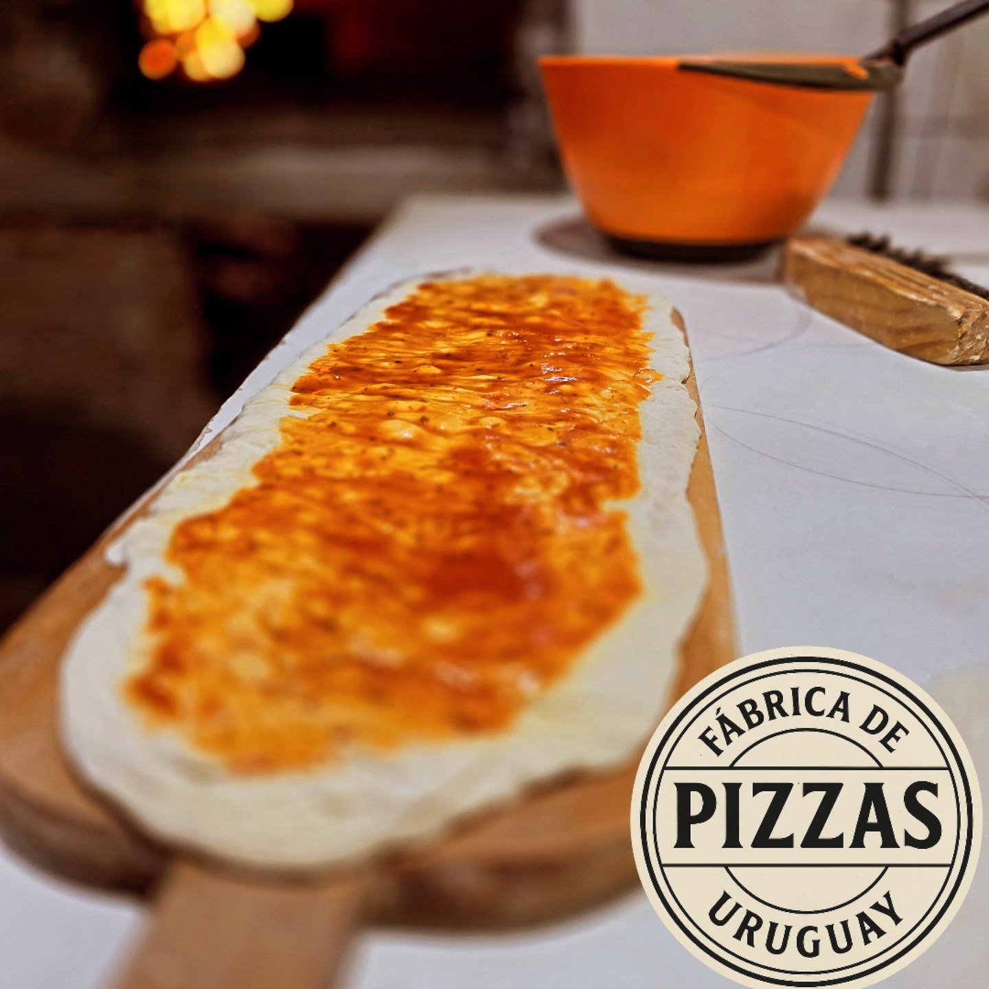 Pizza por metro prepizza – fábrica de pizzas – elaborada en horno a leña (Uruguay)