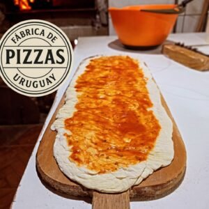 Pizza por metro prepizza – fábrica de pizzas – elaborada en horno a leña (Uruguay)
