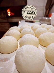 Pizzeta prepizzas – fábrica de pizzas – elaborada en horno a leña (Uruguay)